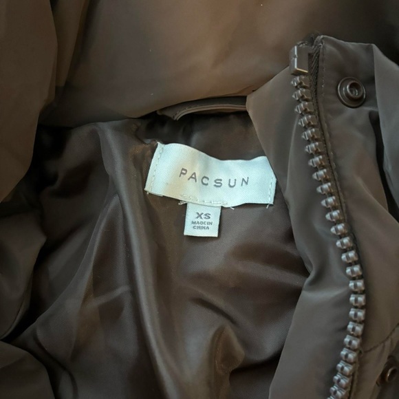 Brown puffer coat - Picture 2 of 5